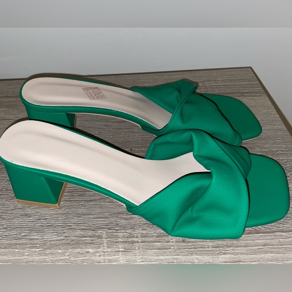 Green - Block heeled Sandals - Picture 3 of 5